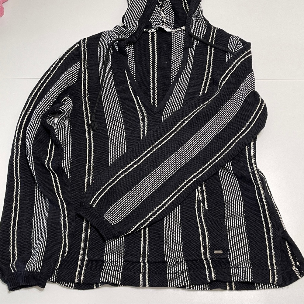 O’neill beach sweater